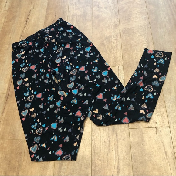 Leggings Depot Valentine Hearts multi on black 💕 - Picture 4 of 5